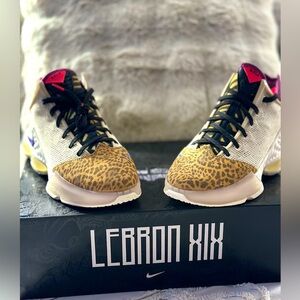 ✨BRAND NEW NIKE LEBRON XIX LOW SAFARI ANIMAL PRINT BASKETBALL SNEAKER SZ 7.5